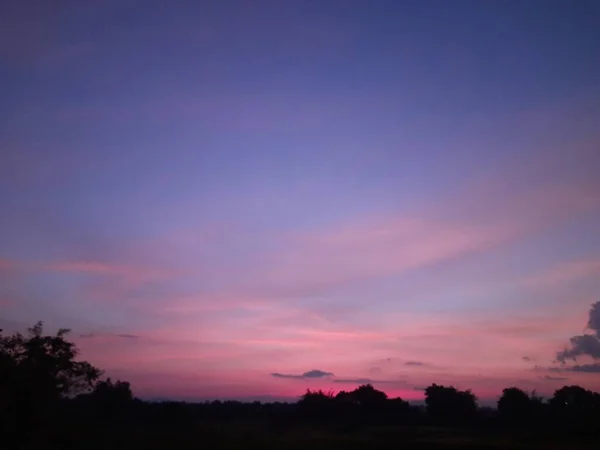 Günbatımı Gökyüzü Işıltısı Doğa Arka Planı Güzel Doğa Manzarası Manzaralı — Stok fotoğraf