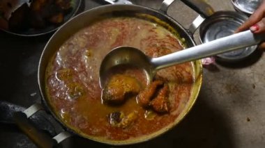 Lezzetli Hint balığı körisi. Geleneksel Asya balık köri yemeği. Hint mutfağı Bengali Balık Körisi. Asya yemeği ve yemeği. Tüm Hindistan 'da seviliyor. Hint yemeği.. 