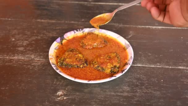Delizioso Curry Pesce Indiano Piatto Tradizionale Asiatico Pesce Curry Cucina — Video Stock