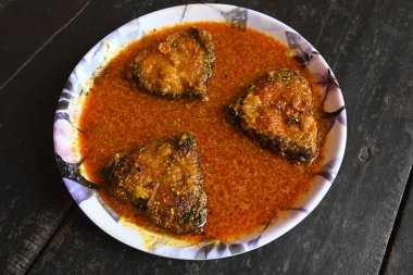 Lezzetli Hint balığı körisi. Geleneksel Asya balık köri yemeği. Hint mutfağı Bengali Balık Körisi. Asya yemeği ve yemeği. Tüm Hindistan 'da seviliyor. Hint yemeği.. 