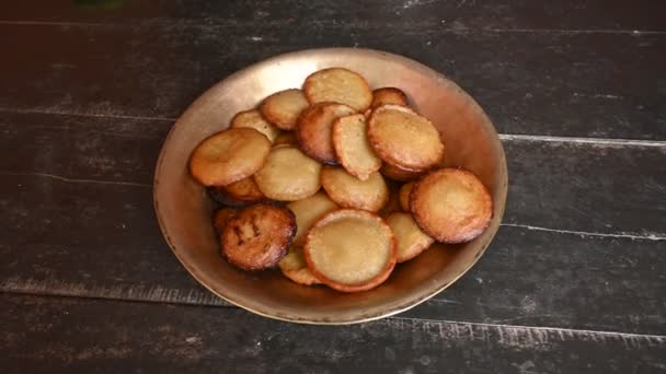 Snacks Bonbons Traditionnels Inde Est Fabriqué Mélangeant Farine Riz Gelée — Video