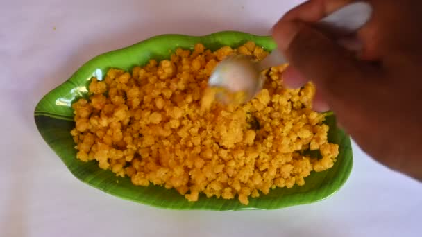 Słodki Boondi Prawdziwe Indyjskie Słodkie Danie Granulki Babcinej Podłogi Smażone — Wideo stockowe