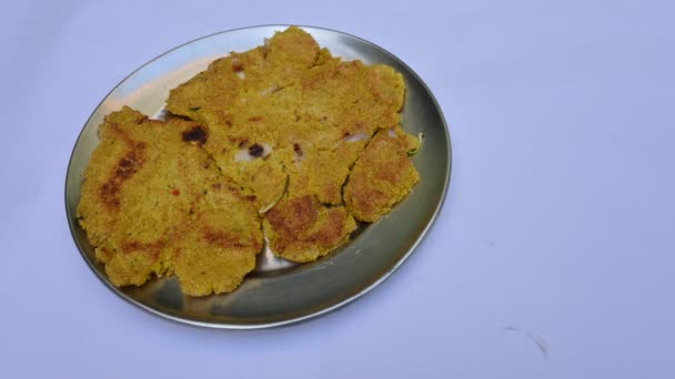 Makki Roti和Sarson Sag 它分别是玉米地板扁平面包和芥末青菜咖喱 流行的旁遮普食品 美味的印度食物 Makai Roti和Sarso Sag — 图库视频影像