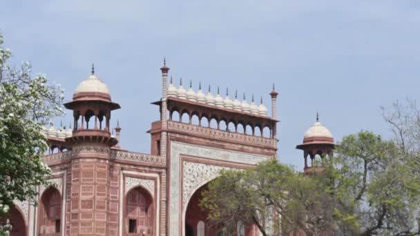Exteriér Taj Mahal Bělavé Mauzoleum Břehu Řeky Yamuna Jeden Sedmi — Stock video