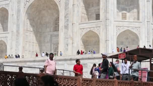 Taj Mahal Het Een Wit Mausoleumop Oever Van Yamuna Het — Stockvideo
