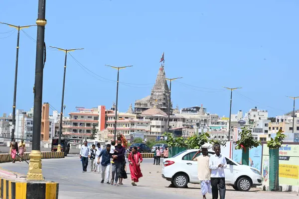 Cüce tapınağı. Krishna 'ya adanmış bir Hindu tapınağı. Burası Char Dham 'ın varış yerlerinden biri, bir Hindu hac yolculuğu. Jagat Mandir. Yerleşim yeri Gujarat, Hindistan, 03.30.2024.