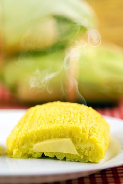 Pamonha, peynir dolgulu Brezilya tatlı mısırı. Brezilya tipik Pamonha, minas gerais ve goiais devlet gıda. Geleneksel gıda kavramı. Haziran ve Temmuz aylarında kırsal partilerde Brezilya gıda.