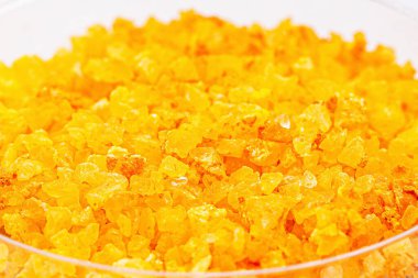 Uranil nitrat veya uranyum sarı suda çözünen uranyum tuzu. Nitrik asit ve makro fotoğrafçılık içeren uranyum tuzları tarafından hazırlanan radyoaktif bileşik.