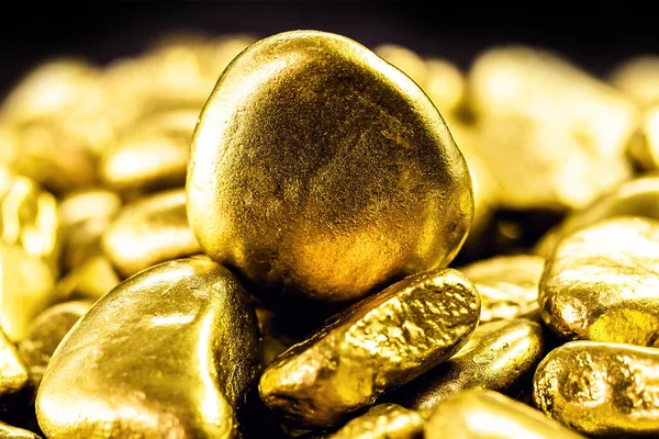 Золото Ізольованому Чорному Тлі Золоті Камені Концепція Видобутку Рідкісних Каменів — стокове фото