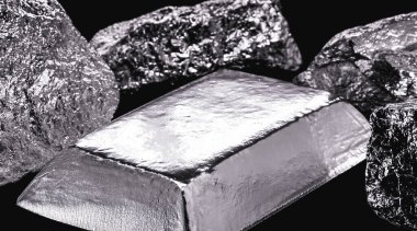 aluminum nugget, ore used in the industry as a structural material in planes, boats, automobiles, Packaging such as aluminum foil, light and resistant metal that does not oxidize