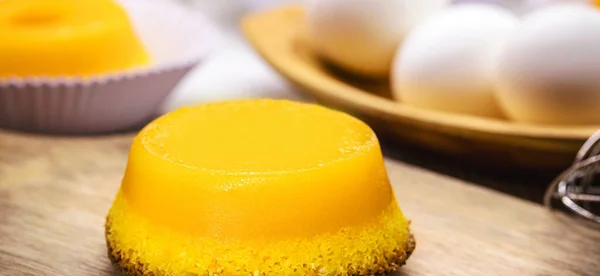 Quindim Brisa Lis Tasty Dessert Made Eggs Background Typical Recipe — Zdjęcie stockowe