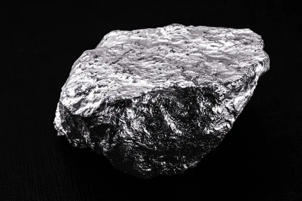 Chalcocite, Chalcocite veya chalcocite bakır sülfitten oluşan bir mineraldir.