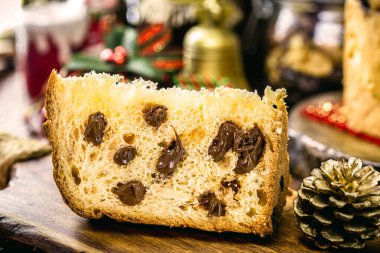 Bir dilim panettone, mantarlı ev yapımı ekmek. Brezilya ve İtalya 'da Noel için geleneksel..