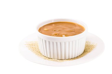 Brezilya fasulye çorbası, ev yapımı, izole edilmiş beyaz arka plan, kopyalanmış alan.