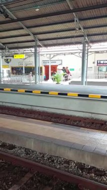 Tren istasyonu, tren istasyonu.