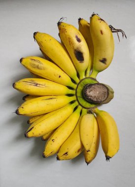 Muzlar bol miktarda lif ve B6 vitamini içerirler, diyet yapan yemekler için uygundur.