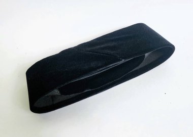 Çeşitli songkok, peci veya kopyah ve 33 boncuk Ramadhan 'a uygun duadan sonra dhikr için.