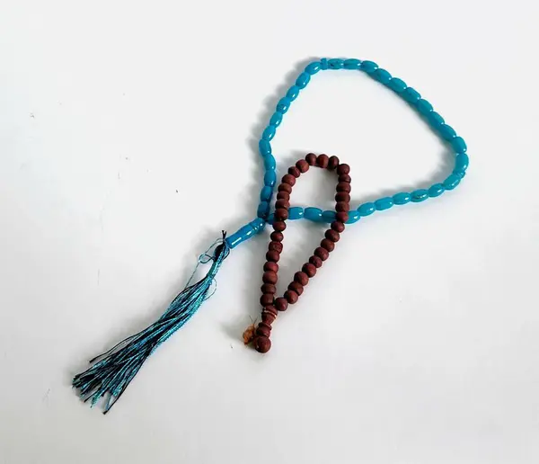 Namazdan sonra dhikr için 33 boncuk, Ramazan için uygun.