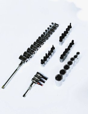 Otomotiv mekaniği için çeşitli türde tornavida ve cıvata açacakları