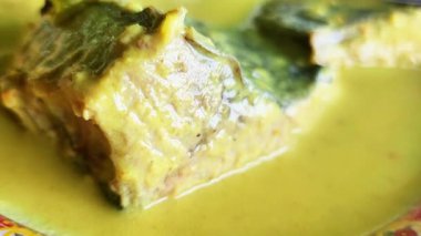 Pariaman Padang, Batı Sumatra 'dan sarı soslu mercan balığı körisi.