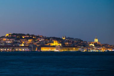  Lisboa, Portekiz, Cacilhas 'tan izlendi,