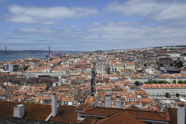 Lizbon, Portekiz. Sao Jorge Kalesi 'nden panormik görüntü