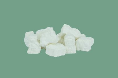 Hayvan şeklinde çocuk vitamin hapları. Arka planda izole edilmiş. Çocuklar için sağlıklı dozda vitamin hapları