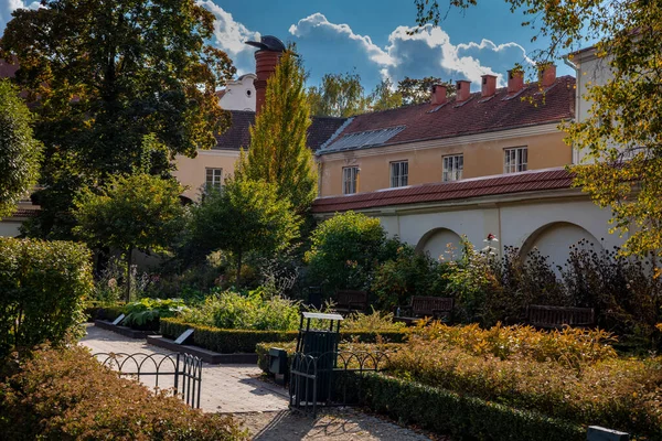Βίλνιους Λιθουανία Σεπτεμβρίου 2022 Ιστορική Αρχιτεκτονική Στον Κήπο Bernardine Στην — Φωτογραφία Αρχείου
