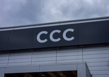Wroclaw, Polonya - 5 Nisan 2023: CCC ayakkabı şirketi logosu. 
