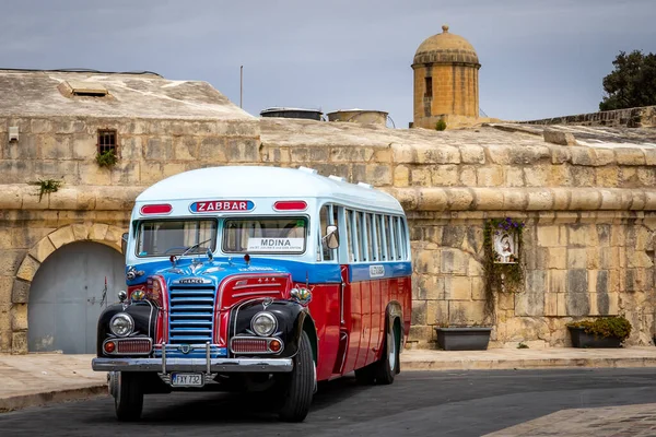 Valetta Malta Dubna 2023 Vinobraní Červený Bílý Modrý Maltský Autobus Royalty Free Stock Fotografie