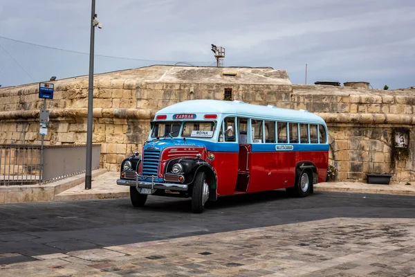 Valletta Malta April 2023 Ein Alter Roter Weißer Und Blauer — Stockfoto