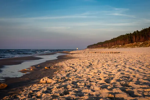 니코르제 폴란드 2023년 19일 황금빛 해변과 일몰에 발트해의 아래로 — 스톡 사진