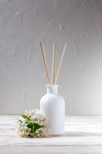 Perfume Home Aromatic Reed Diffuser Flowers White Background Concept Tranquility Immagine Stock