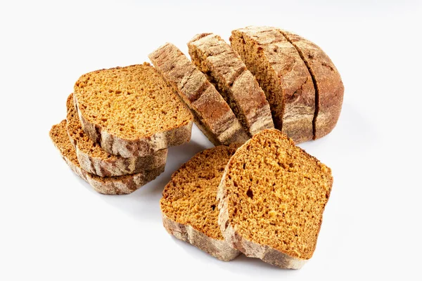 Beyaz Arkaplanda Taze Kesilmiş Ekmek — Stok fotoğraf