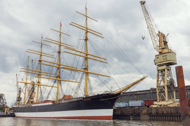 Yayın: HAMBURG, ALMANY, 31 Mayıs 2022 - Hamburg limanındaki bir müze gemisi olan çelik gövdeli dört direkli Pekin