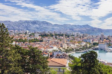 Editorial: SPLIT, DALMATIA, CROATIA, SEPTEMBER 20, 2022 - View of the old part of Split seen from the slopes of the Marjan Hill