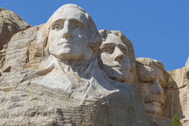 Güney Dakota, Keystone yakınlarındaki George Washington, Thomas Jefferson ve Theodore Roosevelt 'in başlarıyla Rushmore Dağı.