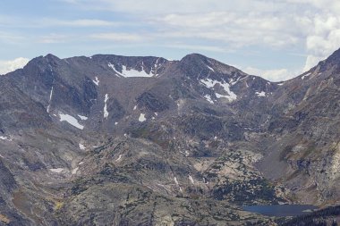 Ida Dağı ve orman kanyonundan görünen bazı dağ gölleri.