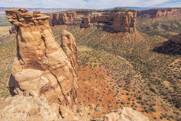 The precipice at the end of Otto's Trail in the Colorado National Monument
