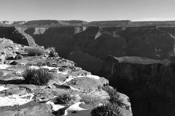 Büyük Kanyon Batısındaki Çarpıcı Yüksek Çözünürlüklü Siyah Beyaz Fotoğrafıyla Zamansız — Stok fotoğraf