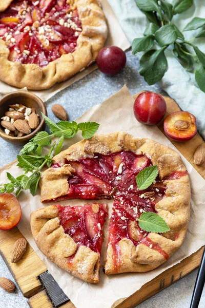 Plum Galette Healthy Homemade Wholegrain Fruit Pie Galette Plums Almonds — Stock Photo, Image