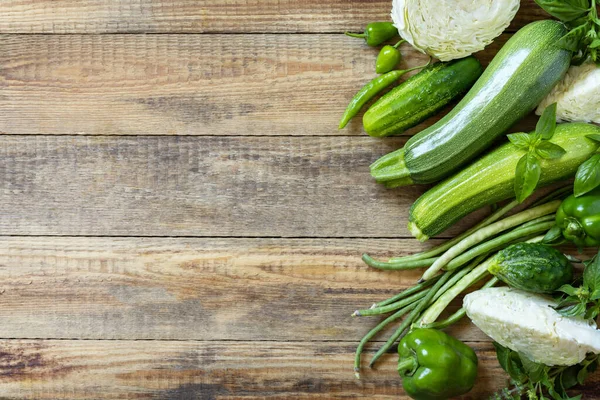 Różne Zielone Warzywa Świeże Organiczne Surowe Jedzenie Zdrowe Odżywianie Się — Zdjęcie stockowe