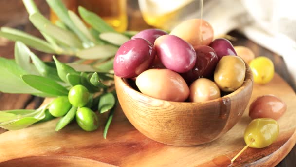 Freshly Picked Olives Berries Wooden Bowls Pressed Oil Served Old — Vídeo de Stock