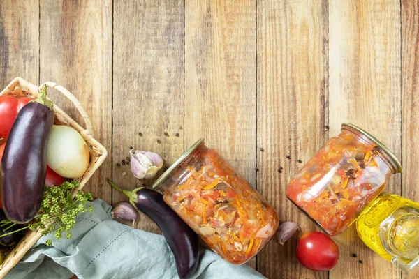 Gesunde Hausgemachte Fermentierte Lebensmittel Salat Mit Auberginen Und Gemüse Auf — Stockfoto