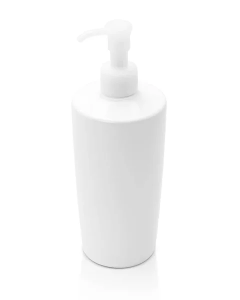 白い背景にクリッピングパスで隔離されたトイレタリー製品の設計のためのブランク包装白いポンププラスチックボトル — ストック写真