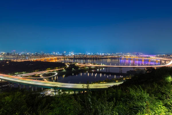 Güney Kore Deki Seul Şehrinin Modern Mimarisi Ulaşım Işığı Ile — Stok fotoğraf