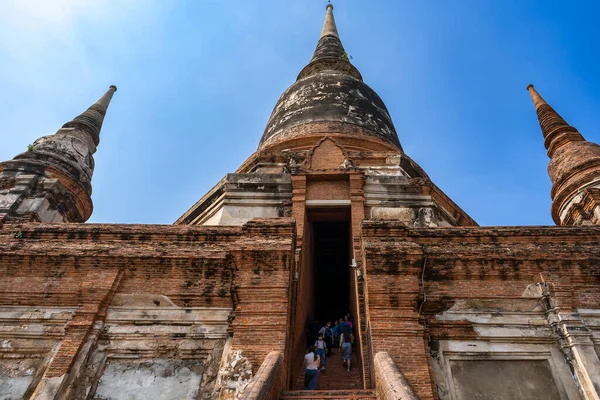 Ayutthaya Thailand February 2024 Tourists Walking Steep Stairs View Ancient — Stock Photo, Image