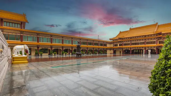 Храм Тайваньском Стиле Имени Гуан Шань Тайхуа Расположенный Районе Клонг — стоковое фото