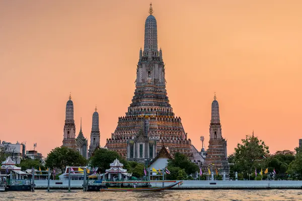 Wat Arun Stupa Czyli Świątynia Świtu Znaczący Punkt Orientacyjny Bangkoku Zdjęcia Stockowe bez tantiem