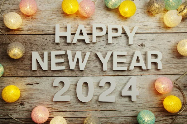 Feliz Año Nuevo 2024 Letras Del Alfabeto Sobre Fondo Madera —  Fotos de Stock